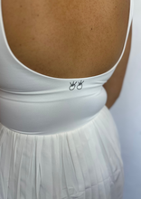 Load image into Gallery viewer, Traje Enterizo Sabroso BLANCO - PRE-ORDER
